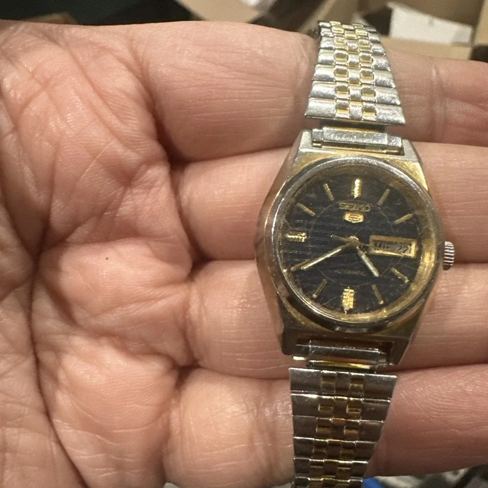 Working Seiko 5 Ladies Vintage Gold-Tone Day/Date Automatic Watch 4206-0480 25mm